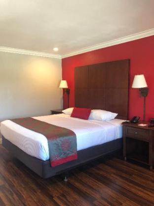 فندق Ramada By Wyndham توررانسي، لوس أنجليس، كاليفورنيا الغرفة الصورة